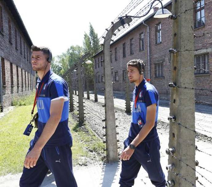 L&#39;Under 21 stamattina ha visitato i campi di concentramento di Auschwitz e Birkenau, come gi i calciatori della nazionale maggiore 5 anni fa. LaPresse